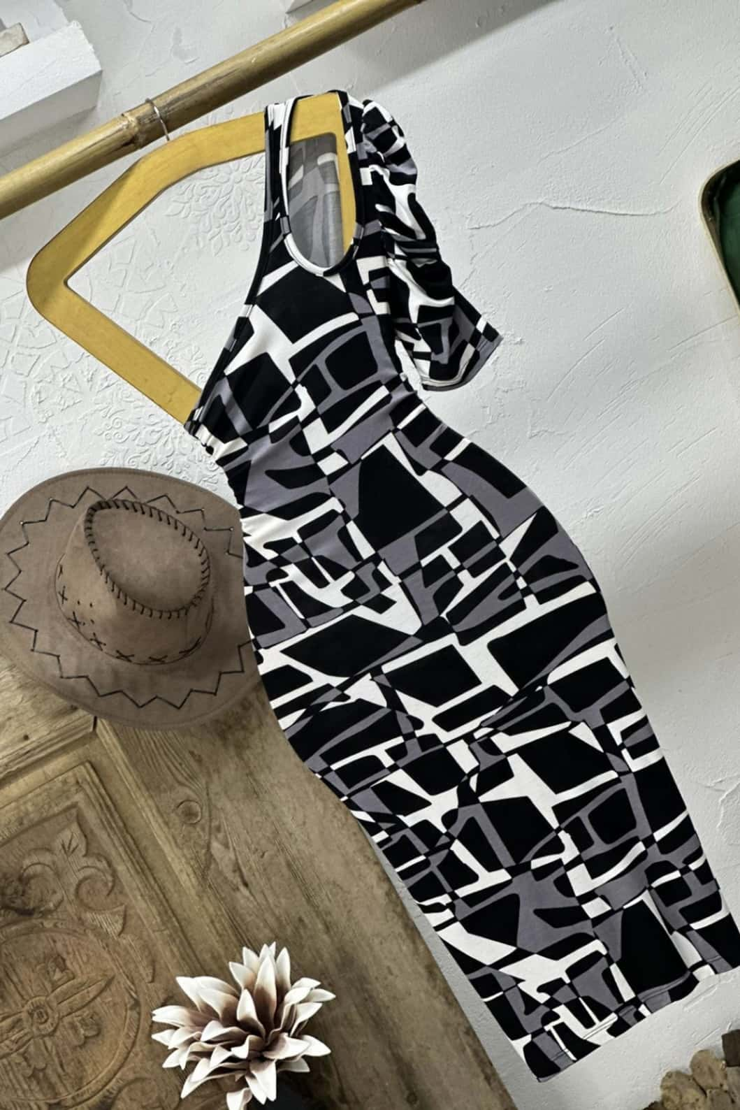 Rochie modernă de damă în alb R1091